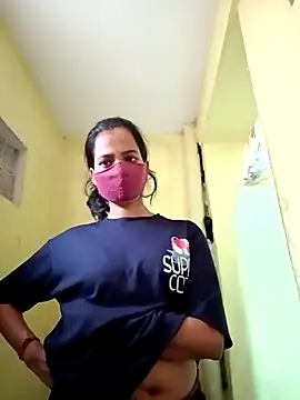 Snapshot of Pooja_cut chatting on 10-26-25, 03:18 Pooja cut online show from 10-26-25, 03:18
