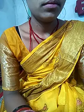 Snapshot of Amaya_Bajwa chatting on 03-05-25, 11:49 Amaya Bajwa online show from 03-05-25, 11:49