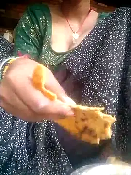 Snapshot of Amaya_Bajwa chatting on 10-06-25, 03:08 Amaya Bajwa online show from 10-06-25, 03:08