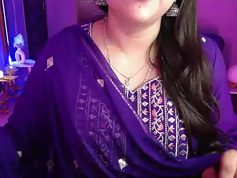 Snapshot of Mitikaa chatting on 09-24-25, 02:56 Mitikaa online show from 09-24-25, 02:56
