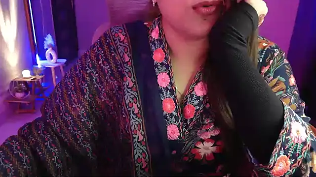 Snapshot of Mitikaa chatting on 10-10-25, 02:29 Mitikaa online show from 10-10-25, 02:29