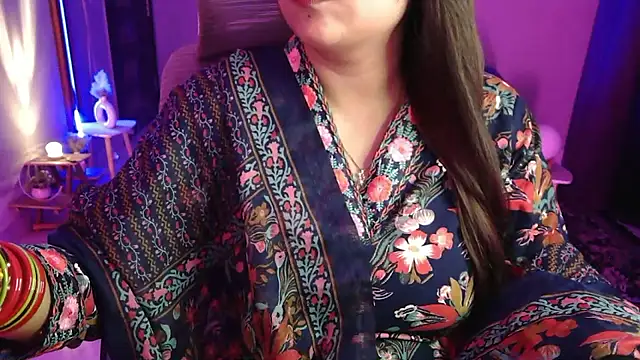 Snapshot of Mitikaa chatting on 10-14-25, 04:51 Mitikaa online show from 10-14-25, 04:51