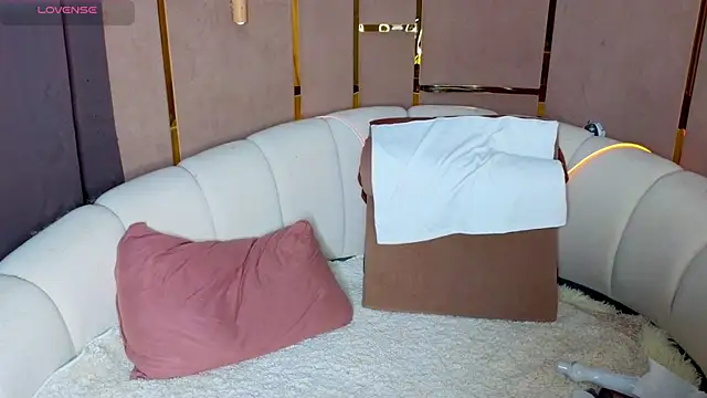 emilytrays online show from 05-08-26, 03:38