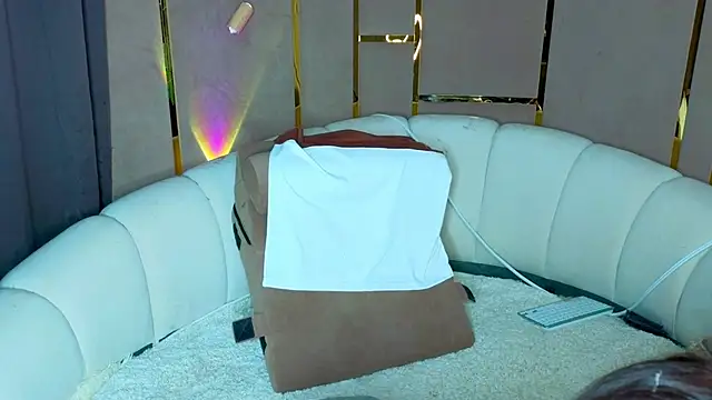 emilytrays online show from 06-01-26, 08:52