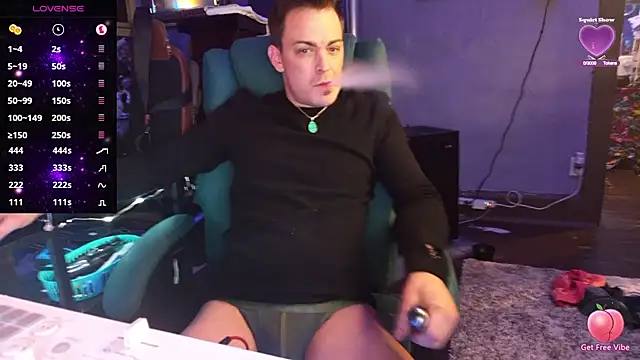 Snapshot of PrisBrayden chatting on 12-15-25, 09:37 PrisBrayden online show from 12-15-25, 09:37