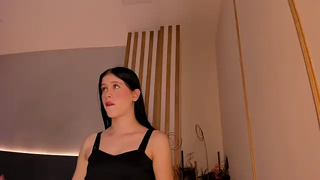 Snapshot of sara__jones_gh chatting on 01-05-26, 05:49 sara jones gh online show from 01-05-26, 05:49