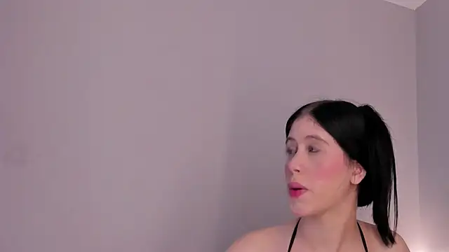 Snapshot of sara__jones_gh chatting on 01-13-26, 06:34 sara jones gh online show from 01-13-26, 06:34