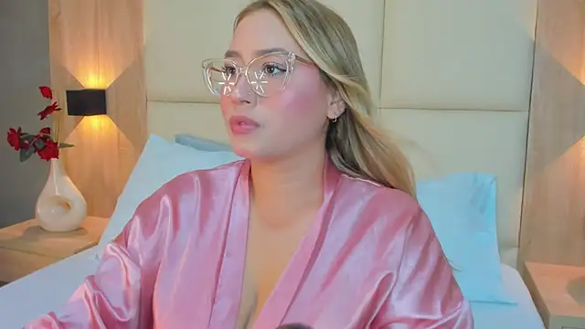 Snapshot of antonella_cutie_ chatting on 02-13-26, 12:38 antonella cutie online show from 02-13-26, 12:38