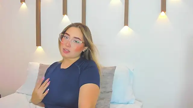 Snapshot of antonella_cutie_ chatting on 03-10-25, 12:28 antonella cutie online show from 03-10-25, 12:28