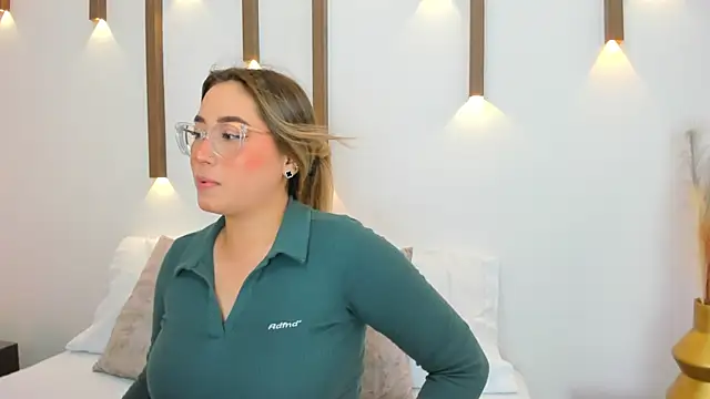 Snapshot of antonella_cutie_ chatting on 03-03-25, 12:17 antonella cutie online show from 03-03-25, 12:17