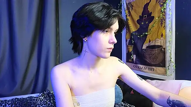 Snapshot of Hyeon_Jin chatting on 02-06-25, 08:34 Hyeon Jin online show from 02-06-25, 08:34