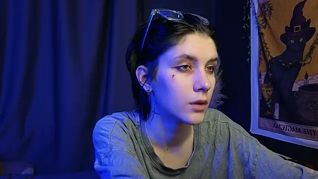 Snapshot of Hyeon_Jin chatting on 01-29-25, 01:16 Hyeon Jin online show from 01-29-25, 01:16