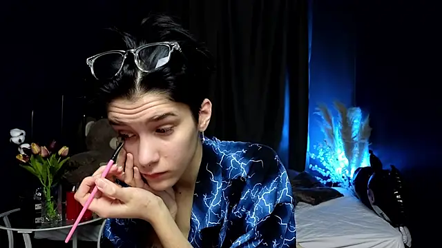 Snapshot of Hyeon_Jin chatting on 03-16-25, 10:11 Hyeon Jin online show from 03-16-25, 10:11