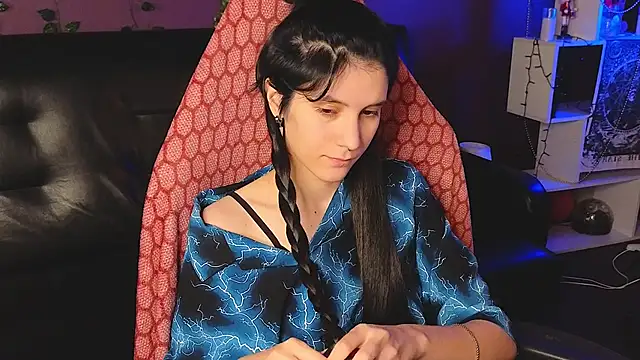 Snapshot of Hyeon_Jin chatting on 02-13-25, 04:43 Hyeon Jin online show from 02-13-25, 04:43