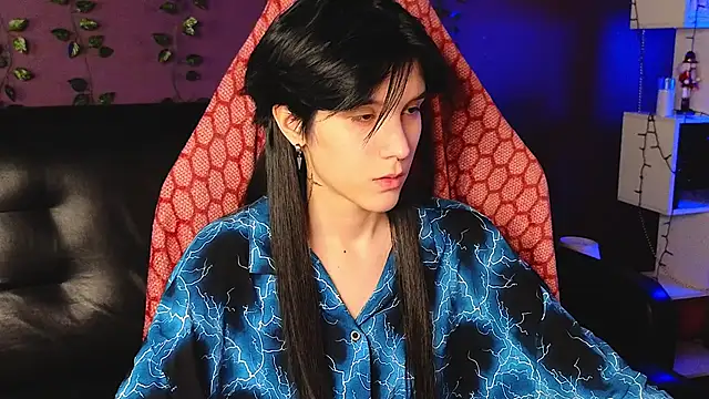 Snapshot of Hyeon_Jin chatting on 02-12-25, 09:22 Hyeon Jin online show from 02-12-25, 09:22