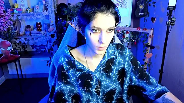 Snapshot of Hyeon_Jin chatting on 02-17-25, 01:25 Hyeon Jin online show from 02-17-25, 01:25