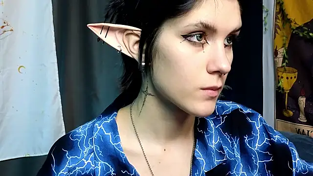 Snapshot of Hyeon_Jin chatting on 01-19-25, 12:28 Hyeon Jin online show from 01-19-25, 12:28