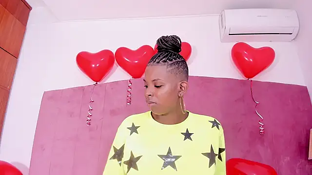 Bonnie 30  online show from 02-12-25, 10:26