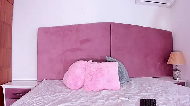 Bonnie 30  online show from 01-28-25, 07:53