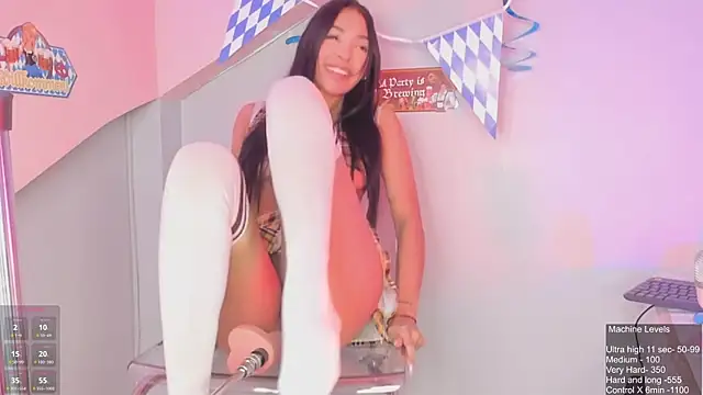 Snapshot of larastanford1 chatting on 09-27-25, 01:45 larastanford1 online show from 09-27-25, 01:45