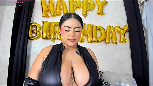 Snapshot of NAHIARA_LEE chatting on 06-15-26, 01:11 NAHIARA LEE online show from 06-15-26, 01:11