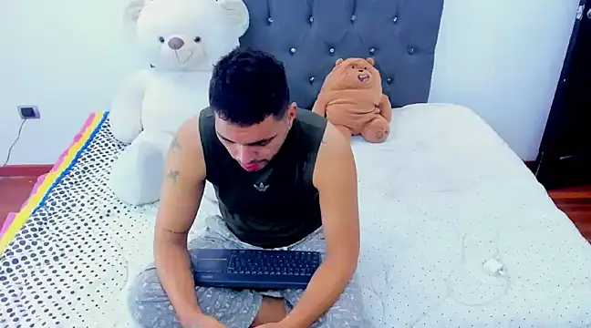 Snapshot of EnriquevillaF chatting on 02-24-25, 12:16 EnriquevillaF online show from 02-24-25, 12:16