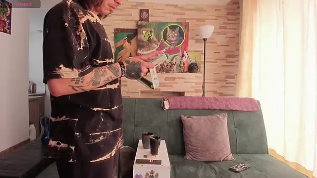 shamelesss  online show from 01-10-26, 07:42