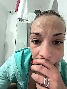 thefrenchkiss25 online show from 03-11-26, 05:40