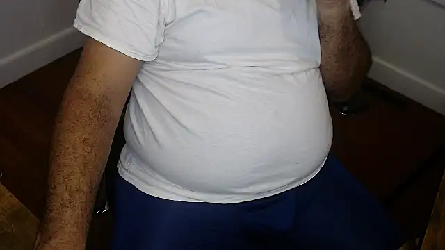 Snapshot of marcof8in chatting on 10-15-25, 10:01 marcof8in online show from 10-15-25, 10:01