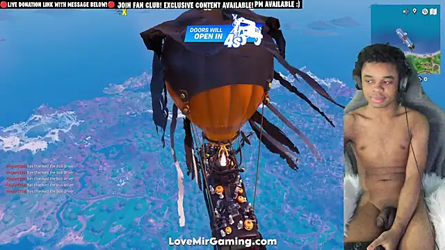 Snapshot of lovemirgaming chatting on 10-17-25, 10:22 lovemirgaming online show from 10-17-25, 10:22