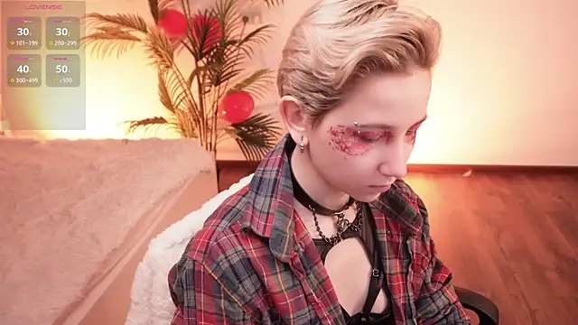 Snapshot of Aurora_First chatting on 02-08-25, 03:00 Aurora First online show from 02-08-25, 03:00