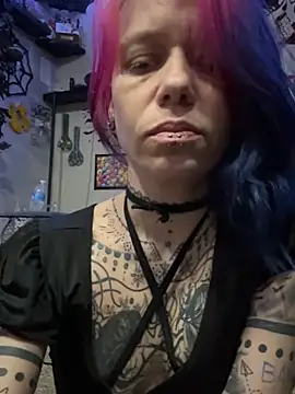 Snapshot of trashbrat chatting on 06-01-26, 08:03 trashbrat online show from 06-01-26, 08:03