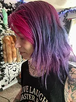 Snapshot of trashbrat chatting on 07-15-26, 01:51 trashbrat online show from 07-15-26, 01:51
