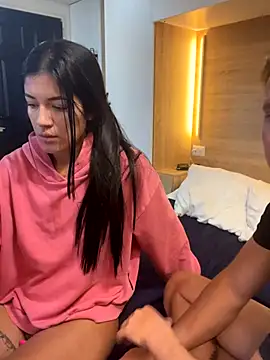 Siempre-locos69 online show from 12-15-25, 02:23