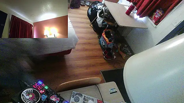 Snapshot of justthetip4209 chatting on 03-04-25, 03:37 justthetip4209 online show from 03-04-25, 03:37