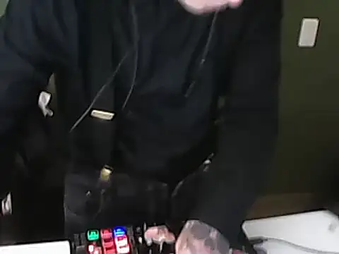 Snapshot of justthetip4209 chatting on 03-11-25, 01:45 justthetip4209 online show from 03-11-25, 01:45