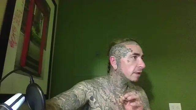 Snapshot of justthetip4209 chatting on 03-18-25, 02:40 justthetip4209 online show from 03-18-25, 02:40