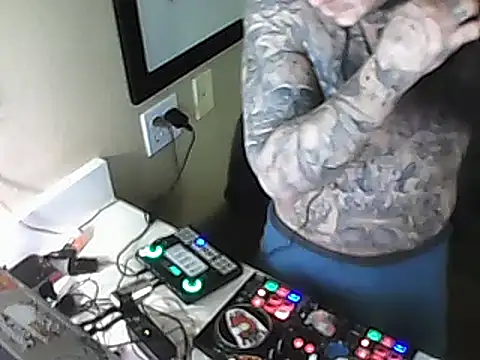 Snapshot of justthetip4209 chatting on 03-13-25, 08:26 justthetip4209 online show from 03-13-25, 08:26