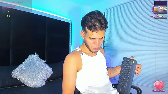 Snapshot of Marcus_Blaze chatting on 01-14-25, 07:32 Marcus Blaze online show from 01-14-25, 07:32