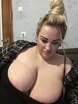 Snapshot of VikiiStoun chatting on 02-08-26, 04:59 VikiiStoun online show from 02-08-26, 04:59