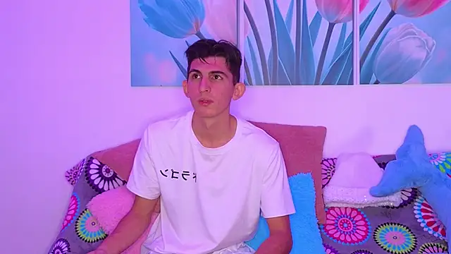 Ana and Leo online show from 12-21-25, 02:30