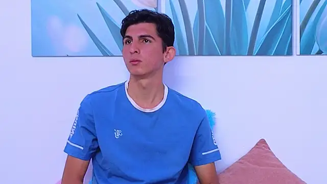 Ana and Leo online show from 10-27-25, 03:57