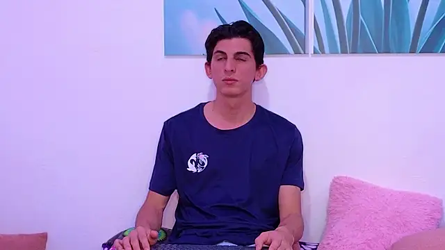 Ana and Leo online show from 03-05-26, 02:35