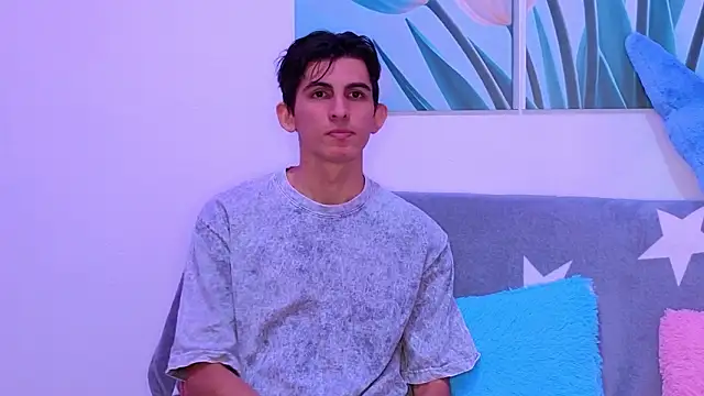 Ana and Leo online show from 02-06-26, 01:40