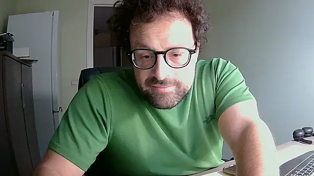 littlehairyman online show from 10-20-25, 06:59