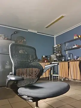 Snapshot of hesjustafriend chatting on 05-02-26, 11:59 hesjustafriend online show from 05-02-26, 11:59
