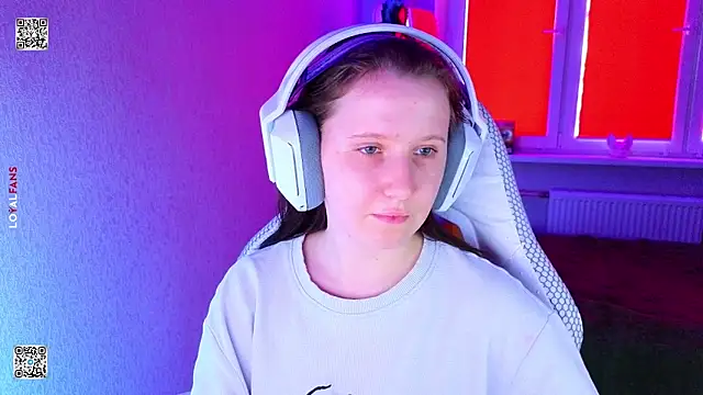 mon lola online show from 04-06-26, 11:11