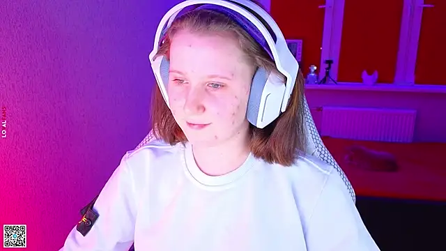 mon lola online show from 11-25-25, 03:34