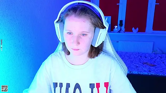 mon lola online show from 10-29-25, 03:33