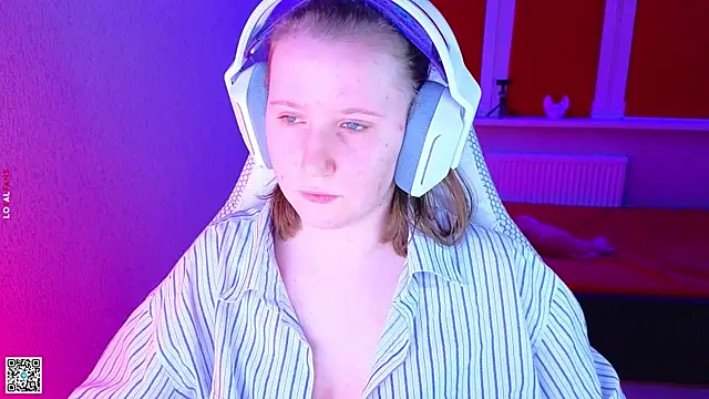 mon lola online show from 11-22-25, 02:27